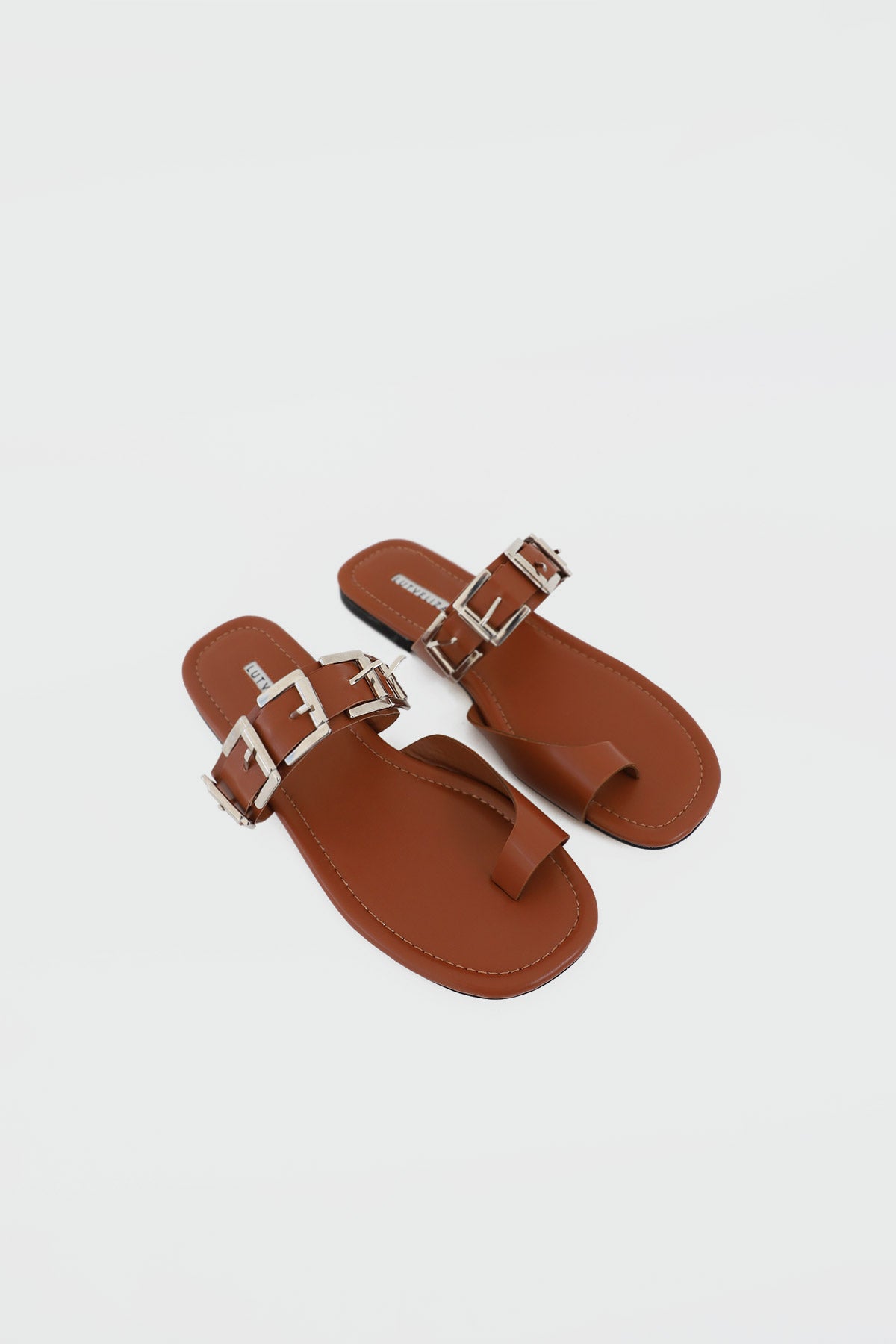 FAYTSBON WOMEN'S TAN SLIPPERS WITH SINGLE TOE BUCKLE DETAIL