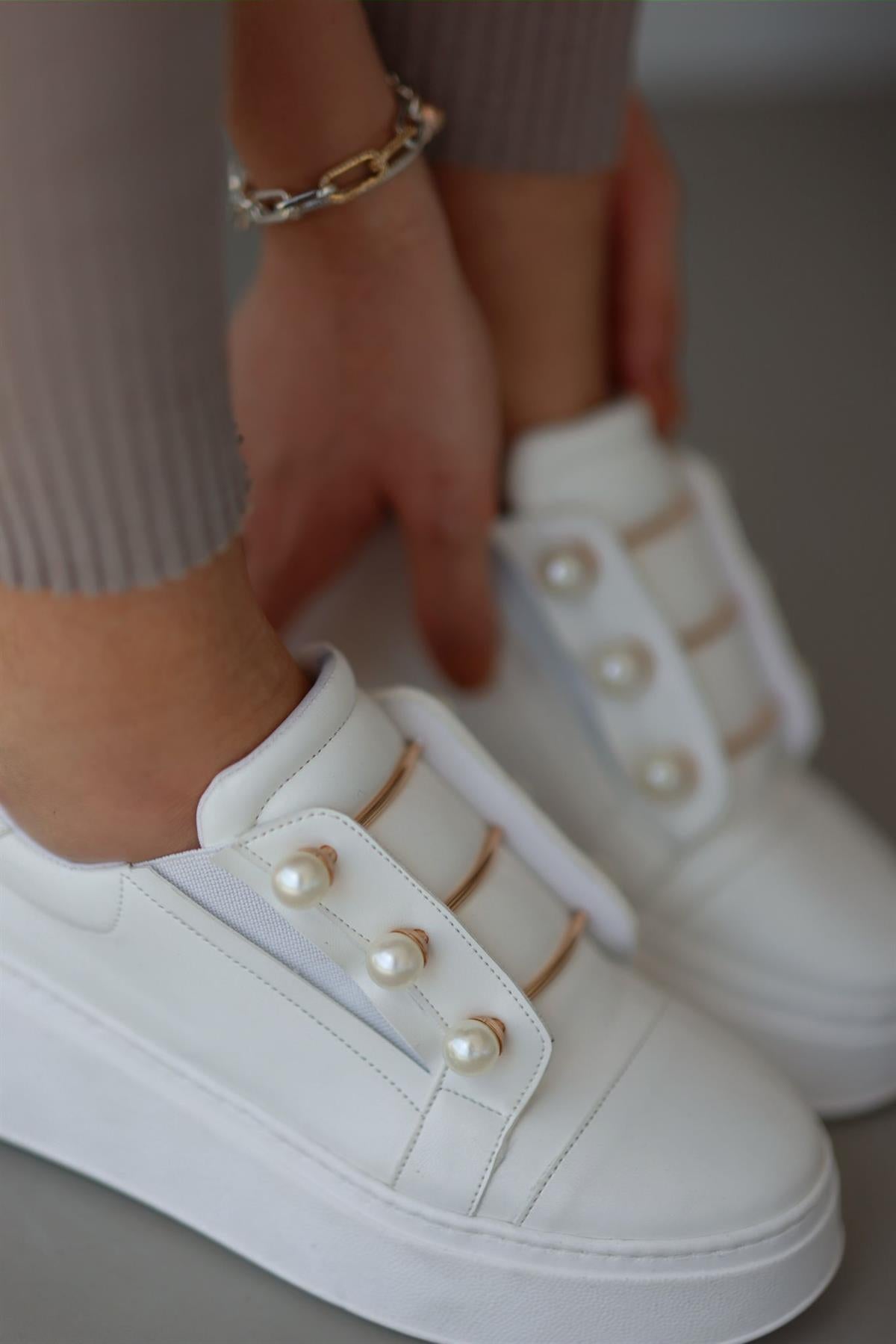 Prety Pearl Detailed Rubber Sneakers