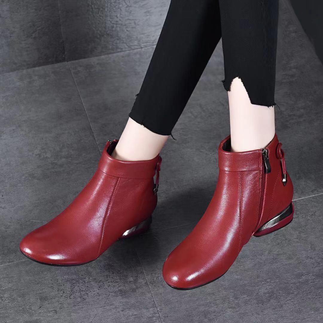 Handmade leather low-heeled ankle boots